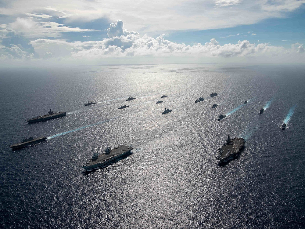 美軍太平洋艦隊在Facebook公布聯合軍演照片。 