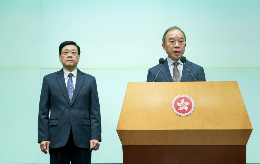 政制及內地事務局局長曾國衞於今年年初因健康問題提出辭職。