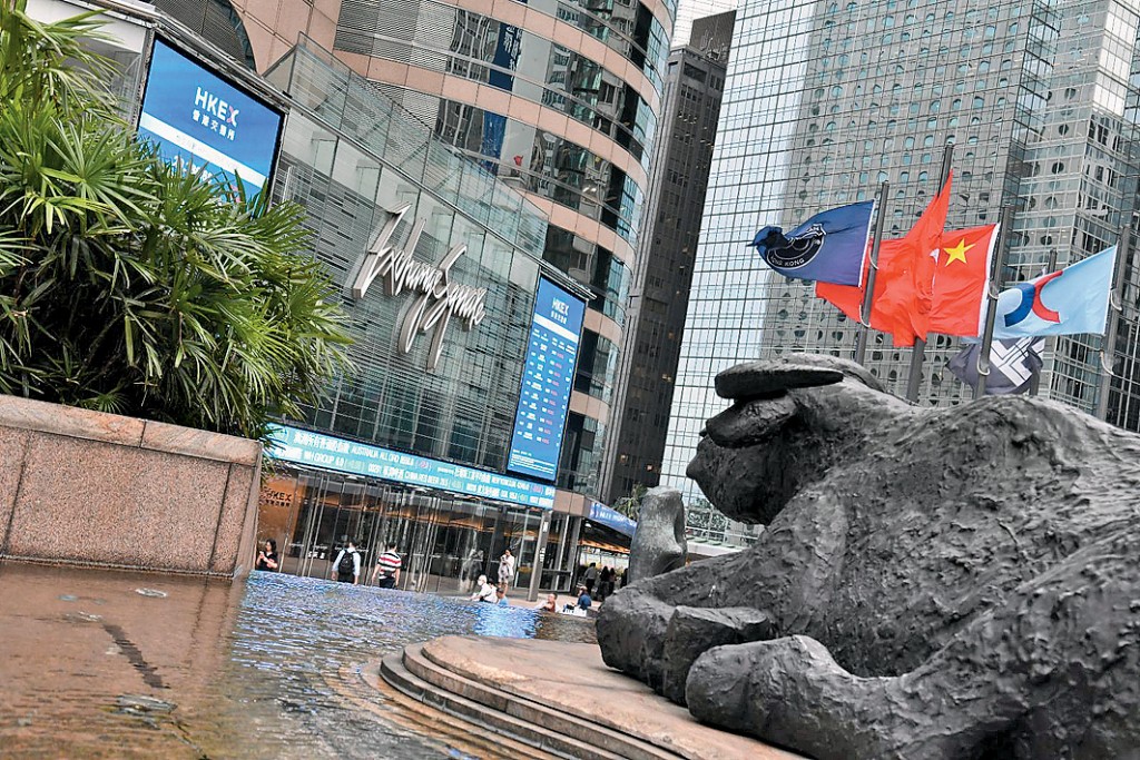 香港股票分析師協會主席鄧聲興表示，期望《施政》在發行現實資產代幣化上有更清晰指引。