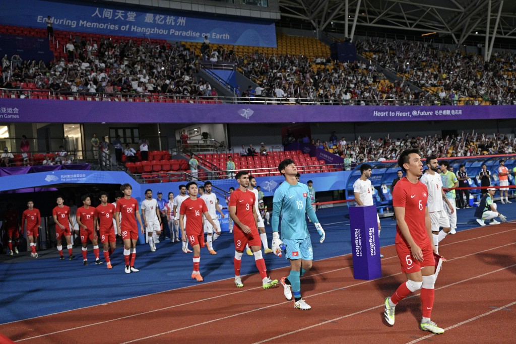 杭州亞運足球賽8強，U23港隊1:0贏伊朗。  陳極彰杭州傳真