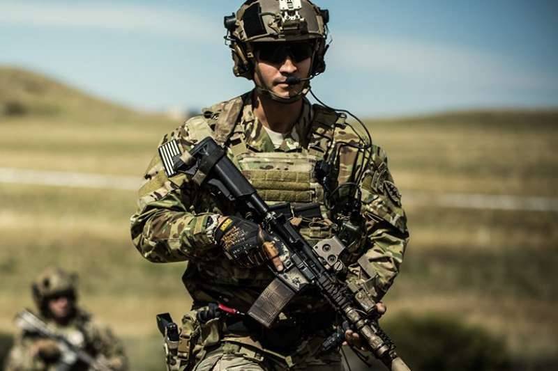 傳特種部隊正在待命攻伊朗核設施。美陸軍FB 傳特種部隊正在待命攻伊朗核設施。美陸軍FB