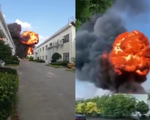发生爆炸的地点为存空桶的仓库，现场冒起巨型火球。（网图）