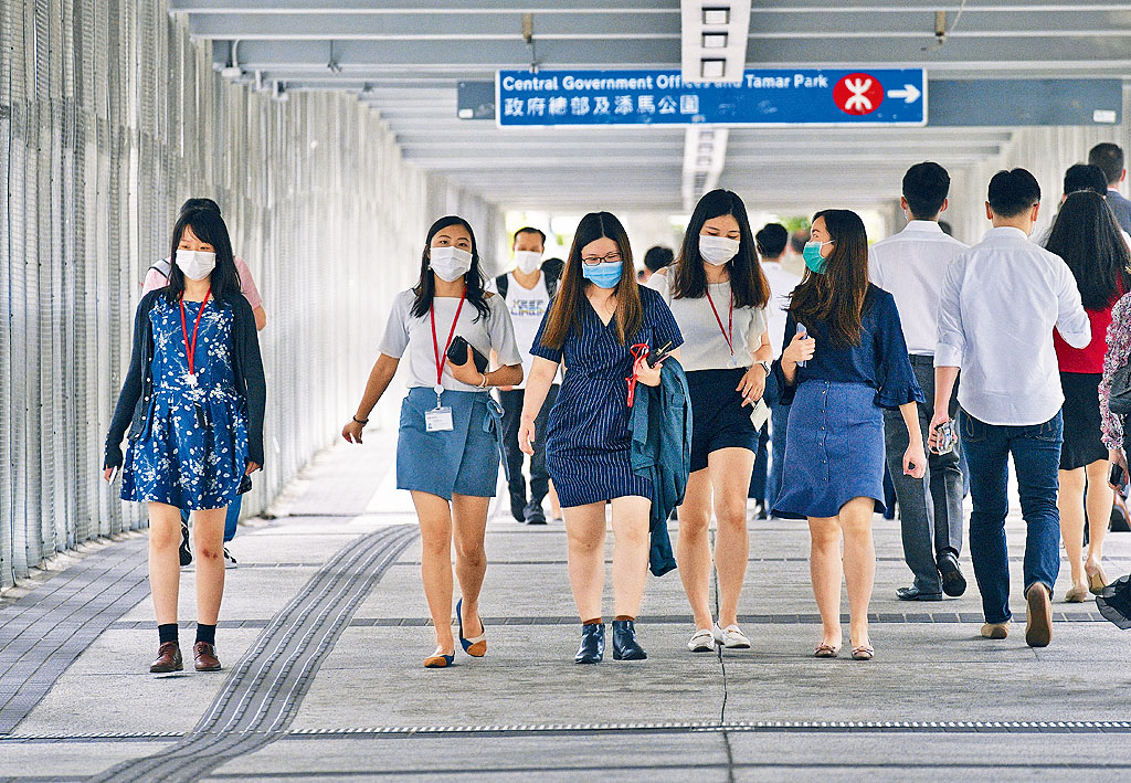 公务员薪酬趋势调查出炉，建议低层公务员加百分之一点一五，中层百分之一点九八。