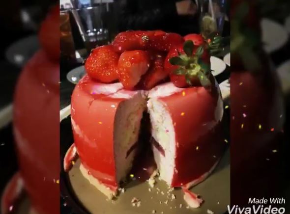 唐詩詠買蛋糕補祝馬明43歲生日。