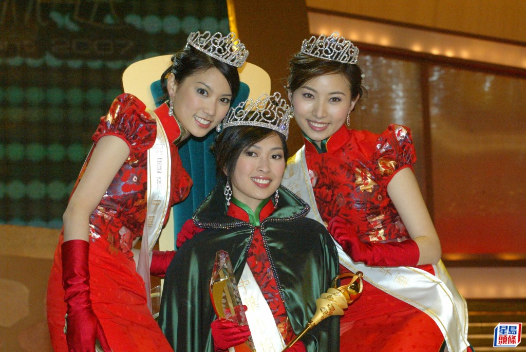 陈爽（右）是2007年华姐季军。