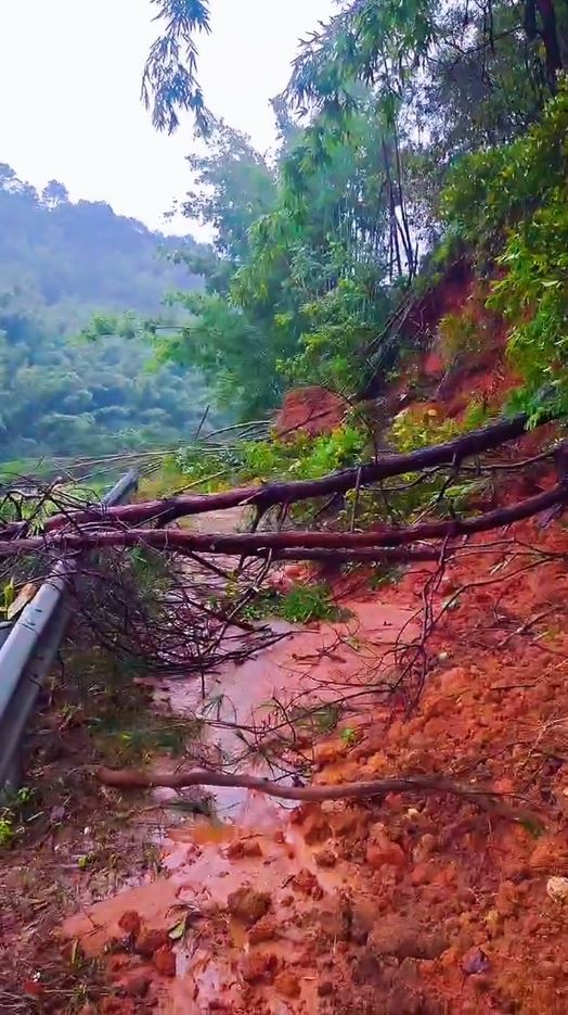 廣西玉林14日晚受颱風帶來大暴雨，發生水浸及山泥傾瀉，造成3死。抖音