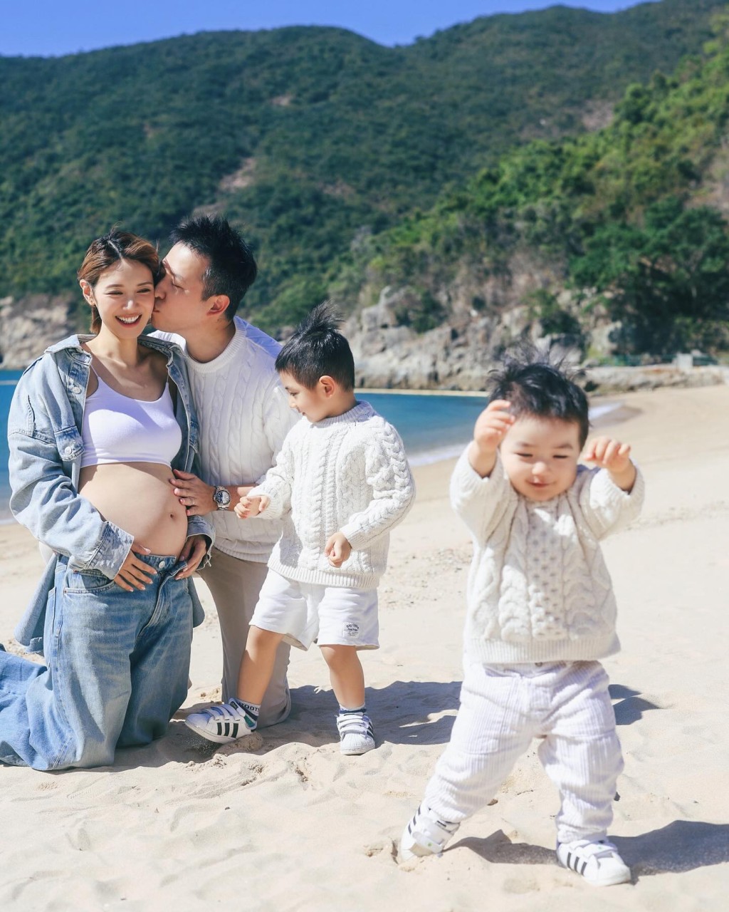 倪晨與老公已育有兩子。