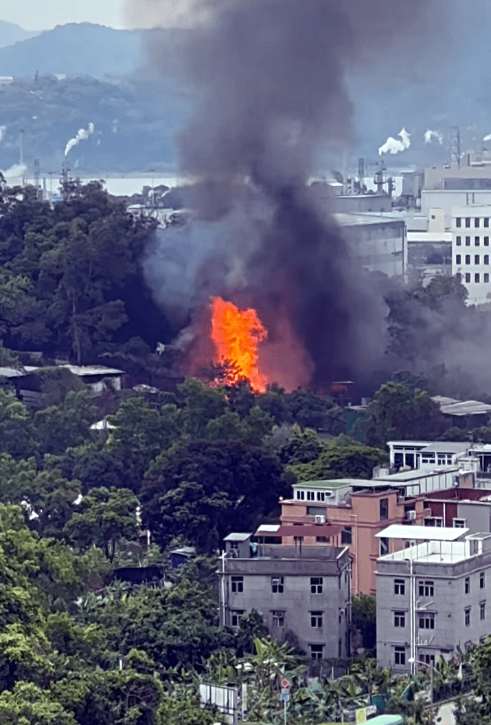 現場火光熊熊。fb：大埔 TAI PO