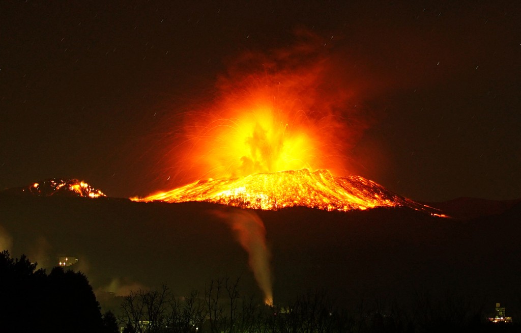 日本新燃岳火山上一次爆發是在2018年。法新社 日本新燃岳火山上一次爆發是在2018年。法新社