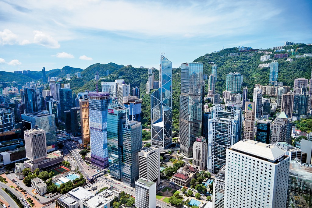 香港在全球金融中心排行中位列第三、亞洲第一，分數更追近「紐倫港」中的紐約及倫敦，收窄至只有2分及1分的差距。