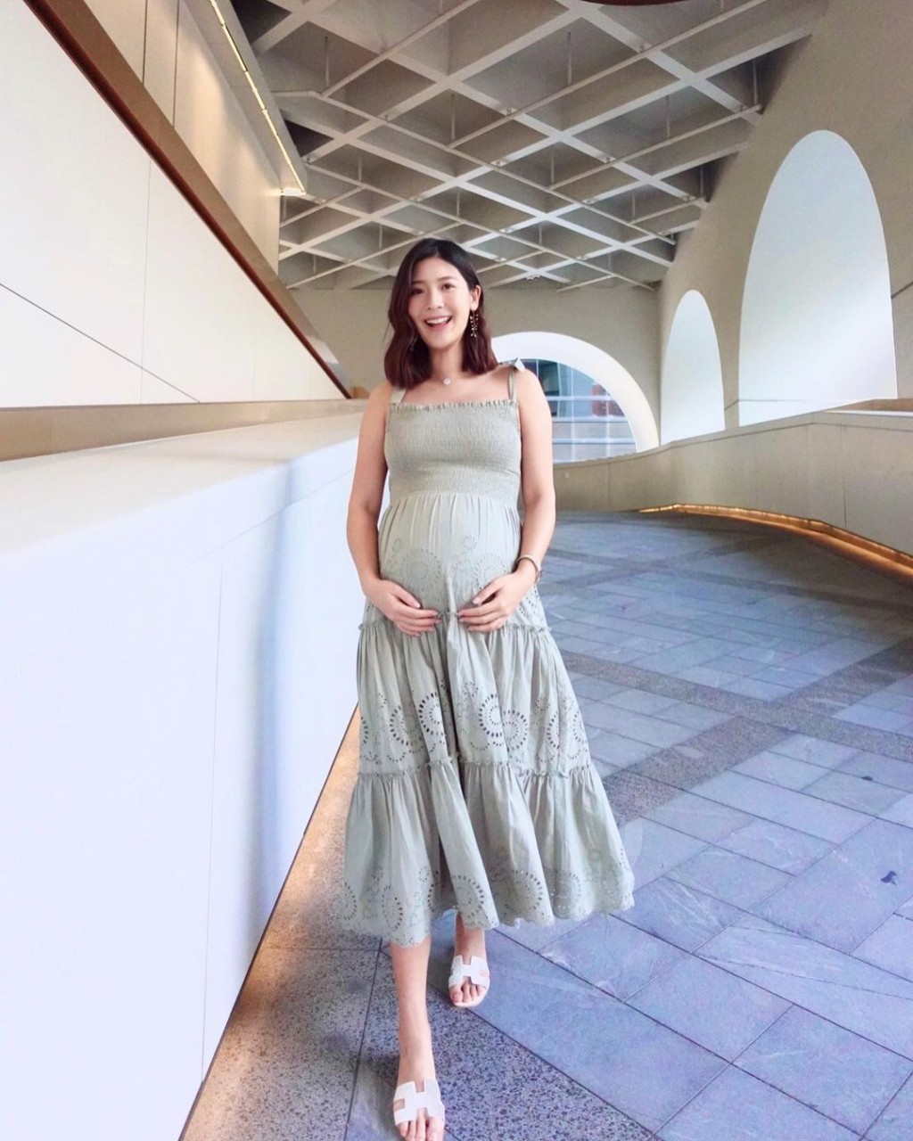 余香凝話佗女個肚果然較圓。
