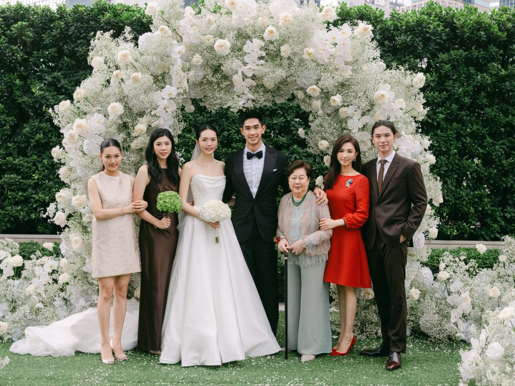 胡智同和與Kristy在親友見證下完婚。