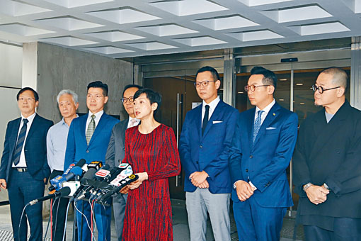 多名泛民議員早前就《禁蒙面法》提出司法覆核。