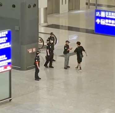 •樓主:佢當時發緊癲已經俾人捉到。Threads截圖 •樓主:佢當時發緊癲已經俾人捉到。Threads截圖