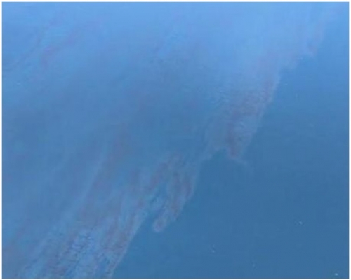 油污面积达200平方公里。
