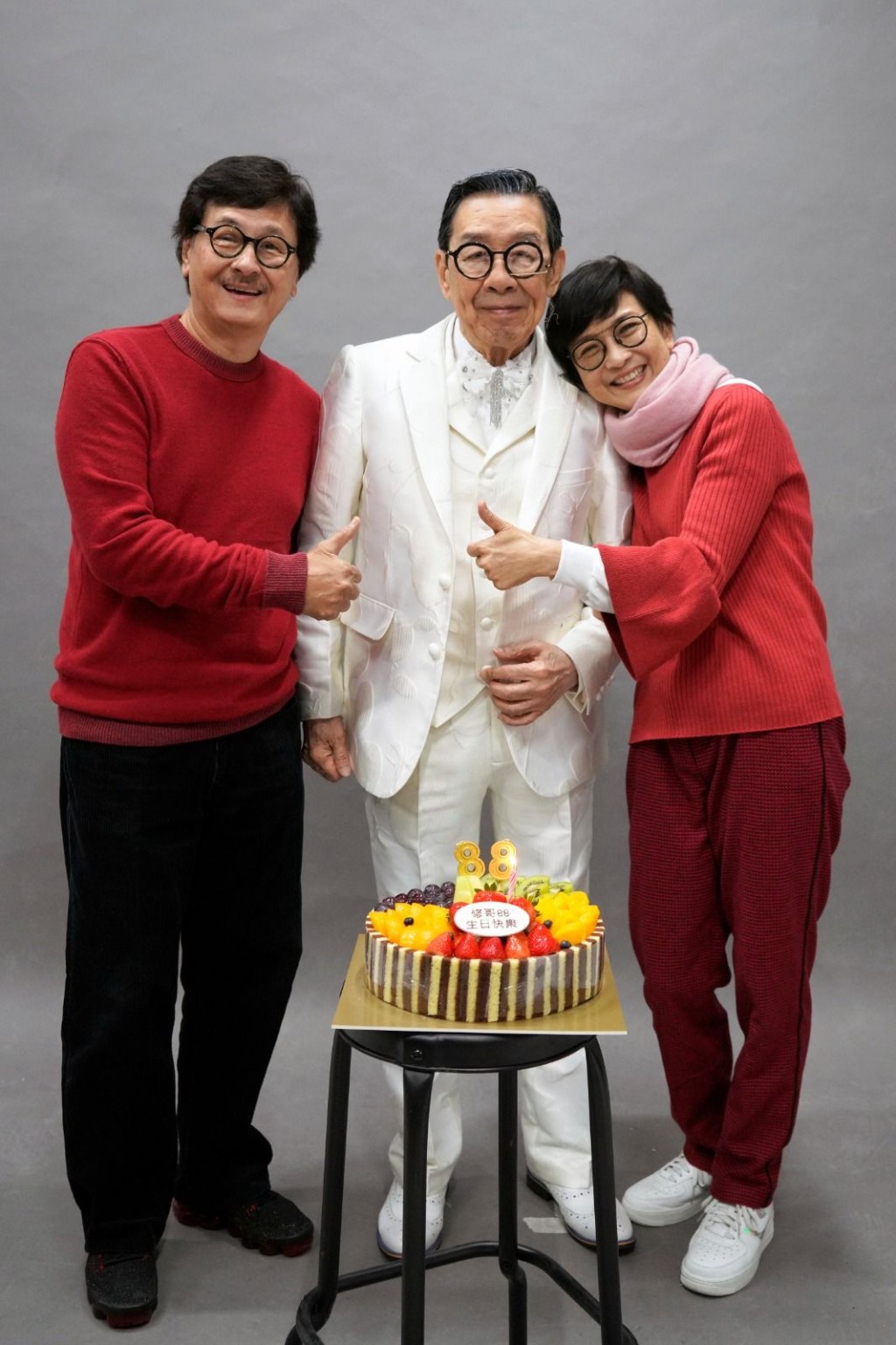 演唱會本於去年舉行，當時修哥以一身白馬王子look影宣傳海報，演唱會老闆孫敬安及盧敏儀仲同修哥賀壽。