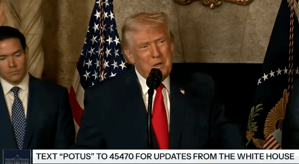 特朗普周一在佛羅里達州海湖莊園向傳媒表示,美國需要格陵蘭島以確保國家安全,直言「我們必須得到格陵蘭島」。X@OJoelsen 特朗普周一在佛羅里達州海湖莊園向傳媒表示,美國需要格陵蘭島以確保國家安全,直言「我們必須得到格陵蘭島」。X@OJoelsen