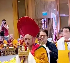 李連杰面部離奇發黑。
