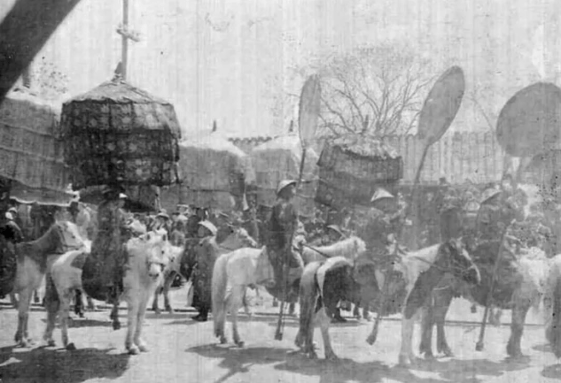 光緒帝的棺木和抬棺隊伍。縱觀清史 光緒帝的棺木和抬棺隊伍。縱觀清史