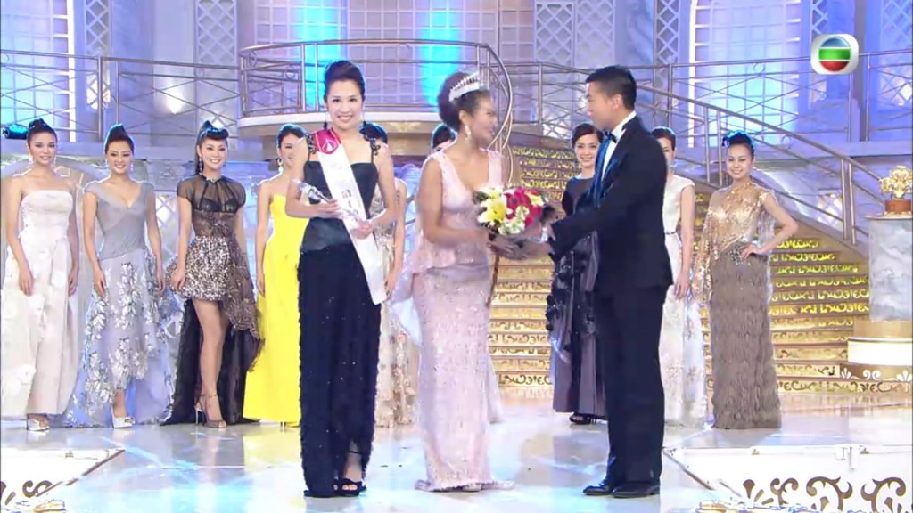 岑杏賢在《2012年香港小姐競選》獲最上鏡小姐。