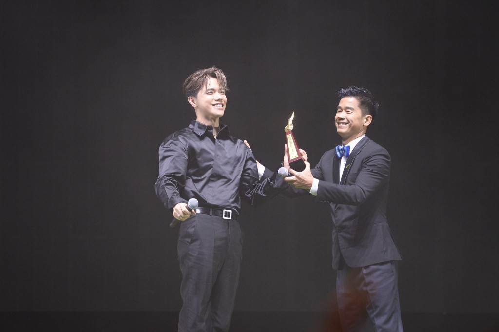 张敬轩在叱咤拉票成功，成为「我最喜爱的男歌手」。