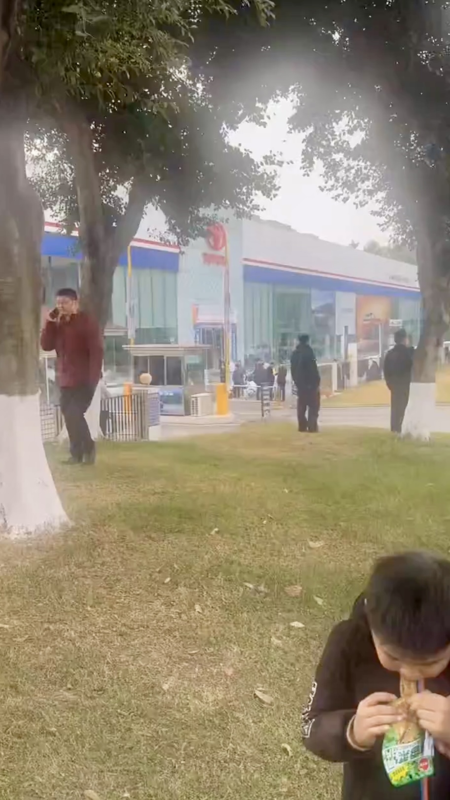 成都漢炸汽車銷售店1死4傷。