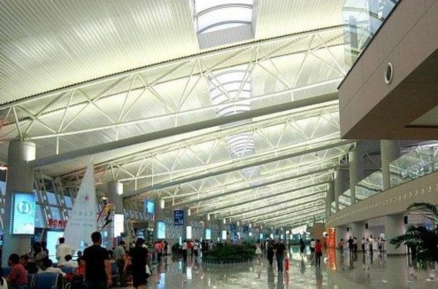 五一期間部分前往淄博的遊客被青島機場分流。網圖