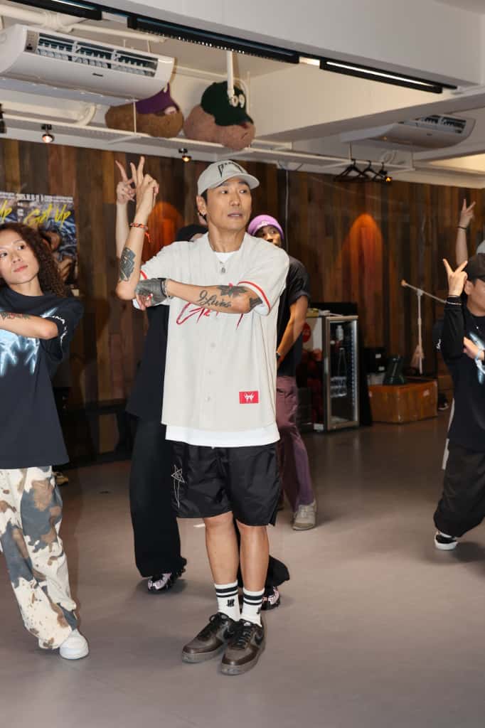 杜德偉完全唔似63歲。 杜德偉完全唔似63歲。