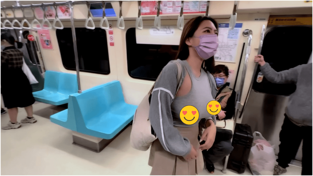 台湾最狂英文老师倪娜跟风在地铁拍摄「无罩散步」影像。网图