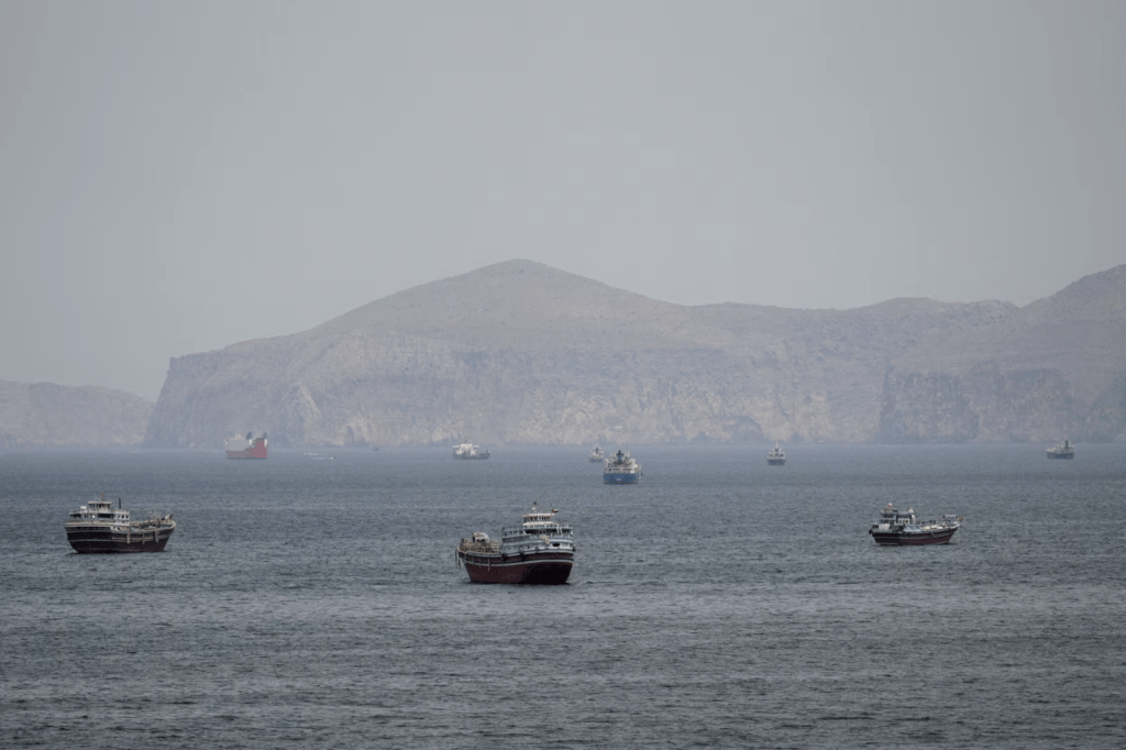 早前多份美國媒體報道，指美軍需要六個月時間才能完全清除霍爾木茲海峽內的水雷，五角大樓發言人肖恩·帕內爾在接英國廣播公司（BBC）採訪時，抨擊有關報道歪曲事實。路透社