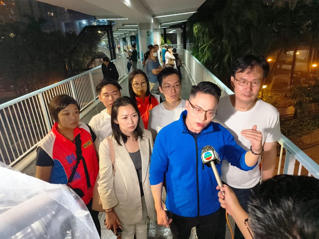 梁熙會積極爭取東區其他潛在水浸地點一併納入後續防洪工作規劃。梁熙FB 梁熙會積極爭取東區其他潛在水浸地點一併納入後續防洪工作規劃。梁熙FB
