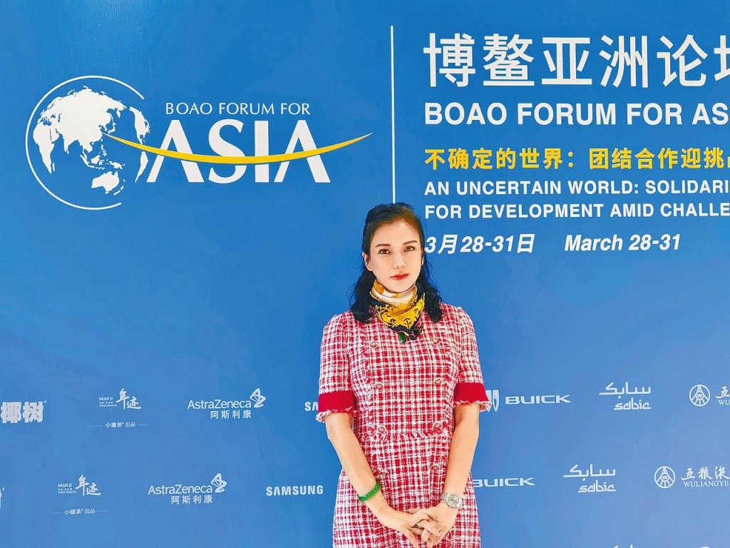 全国青联常委、国际经济战略研究院院长彭丹，周四应邀出席博鳌亚洲论坛「女性圆桌」会议。