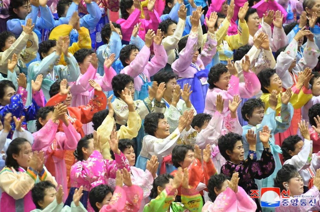 金正恩在3日出席平壤舉行的第五次全國母親大會。路透社