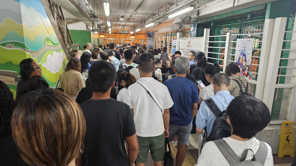 往來中環至梅窩高速船航線票價則出現下調。 往來中環至梅窩高速船航線票價則出現下調。