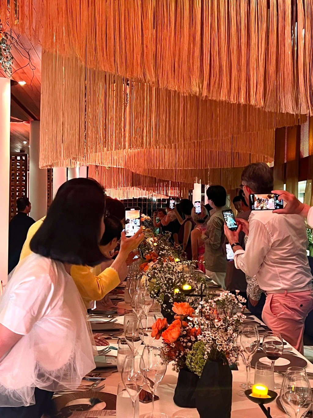 杨紫琼婚宴在海边餐厅举行，一览浪漫全海景。
