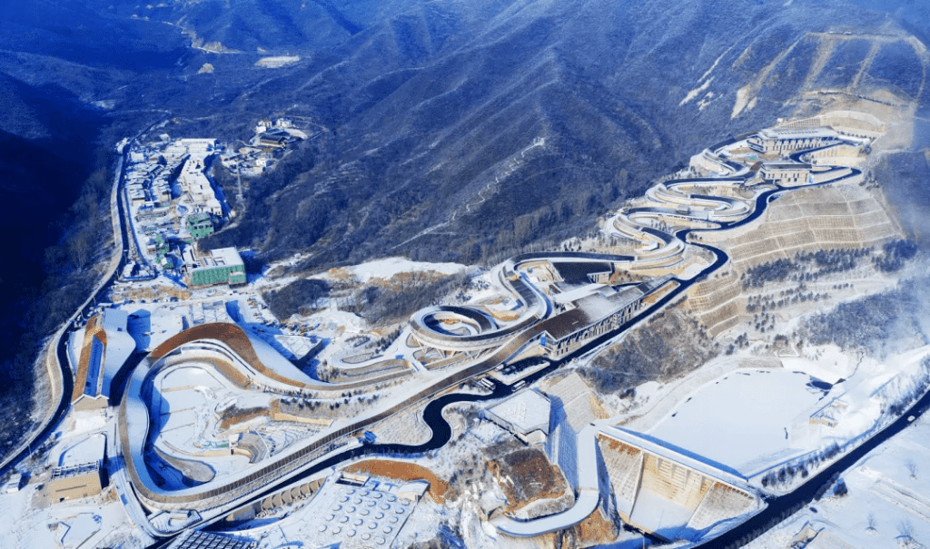 北京冬奥的雪橇比赛场地「雪游龙」。 北京冬奥的雪橇比赛场地「雪游龙」。