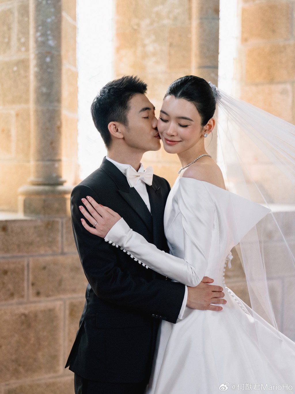 賭王何鴻燊四房兒子何猷君與內地超模奚夢瑤結婚7年。