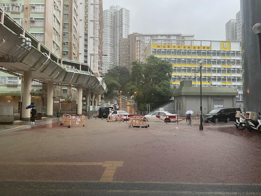 柴灣區內多處水浸。網上圖片