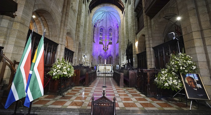 屠圖的國葬儀式在開普敦的聖喬治大教堂進行。