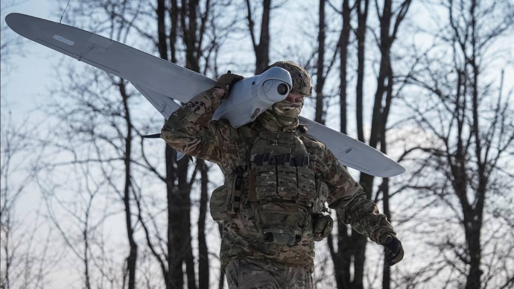 與俄羅斯對戰期間，烏克蘭軍隊不時利用無人機。路透社