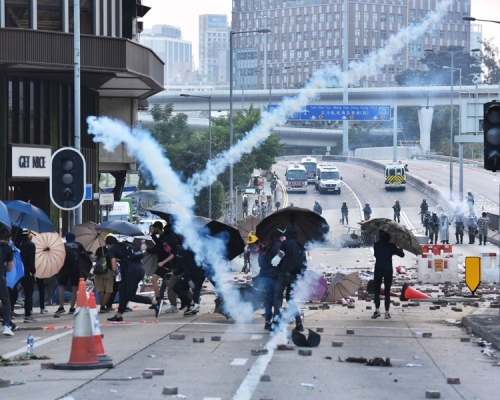 前年11月理工大學爆發衝突。資料圖片