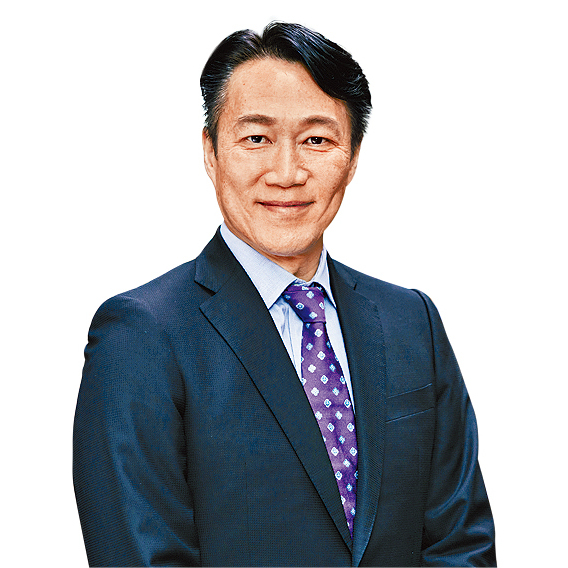 國泰數碼及資訊科技董事方逸翔表示:「我們很高興能參與支持EPIC 2025,為香港的創科界注入動力,突顯國泰積極支持政府推動創科發展,加速創新推進經濟多元化,為香港經濟增長注入源源動力。」 國泰數碼及資訊科技董事方逸翔表示:「我們很高興能參與支持EPIC 2025,為香港的創科界注入動力,突顯國泰積極支持政府推動創科發展,加速創新推進經濟多元化,為香港經濟增長注入源源動力。」