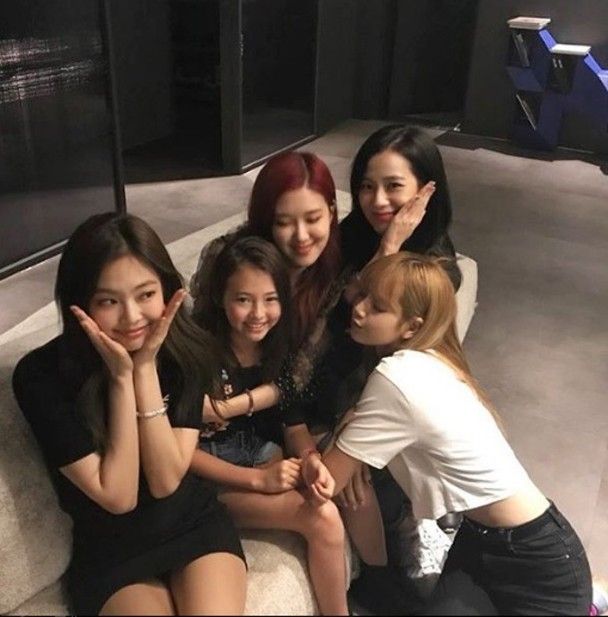 Ella Gross與Blackpink。