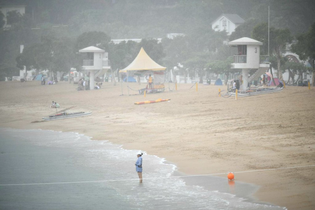 沙灘人流稀少