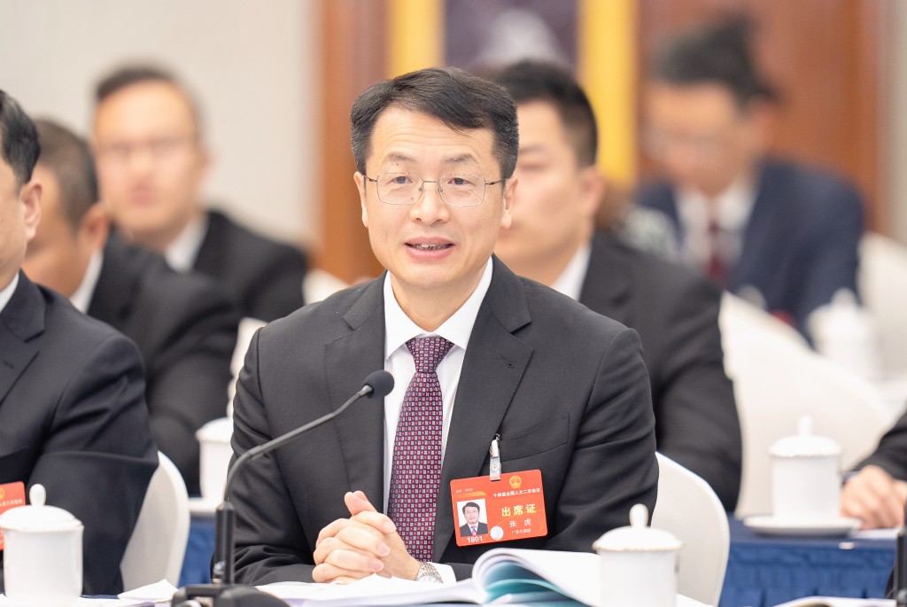 广东省常务副省长张虎。