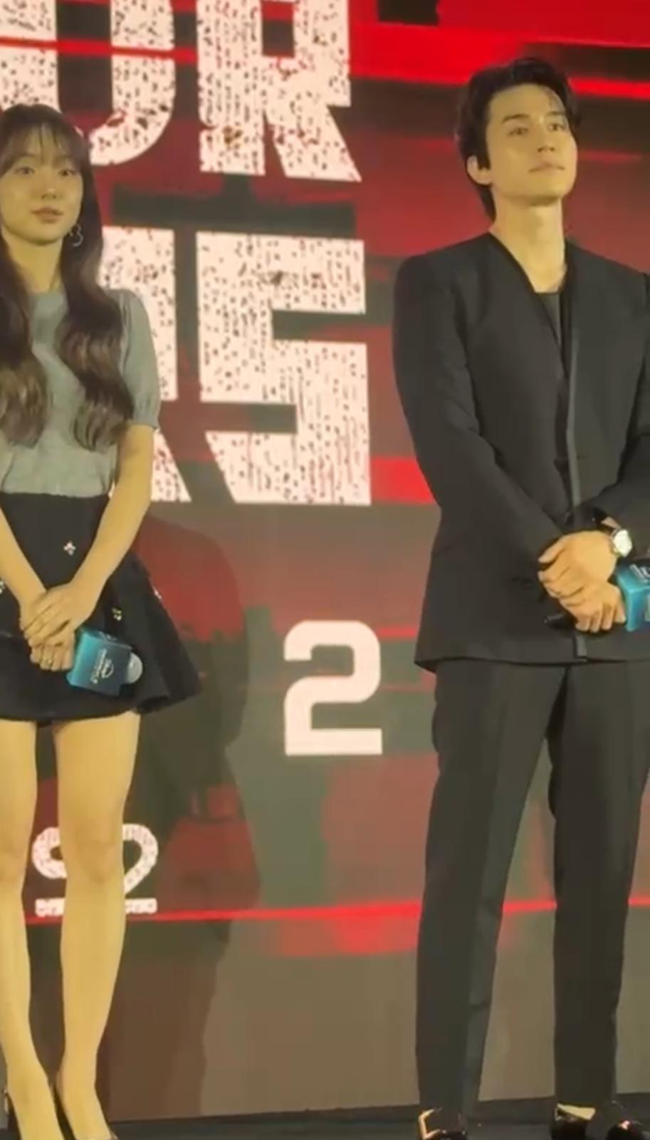 金慧埈、李栋旭宣传《杀人者的购物中心》第2季。