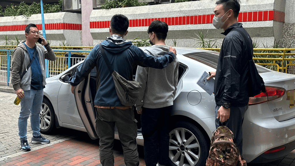 警方拘捕一名22歲大專生。