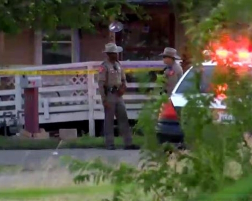 一名一岁儿童的生日派对上，两个家庭之间的争斗演变成枪战，导致4人死亡。(网图)