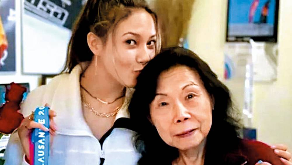 谷愛凌與外婆馮國珍的合影。新民周刊