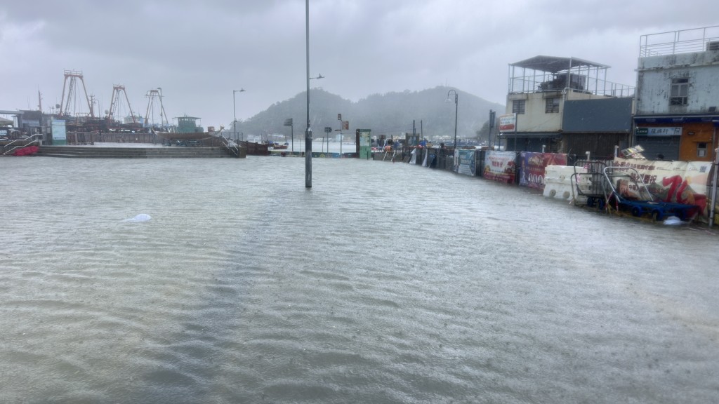 大澳水深兩呎多。梁國峰攝
